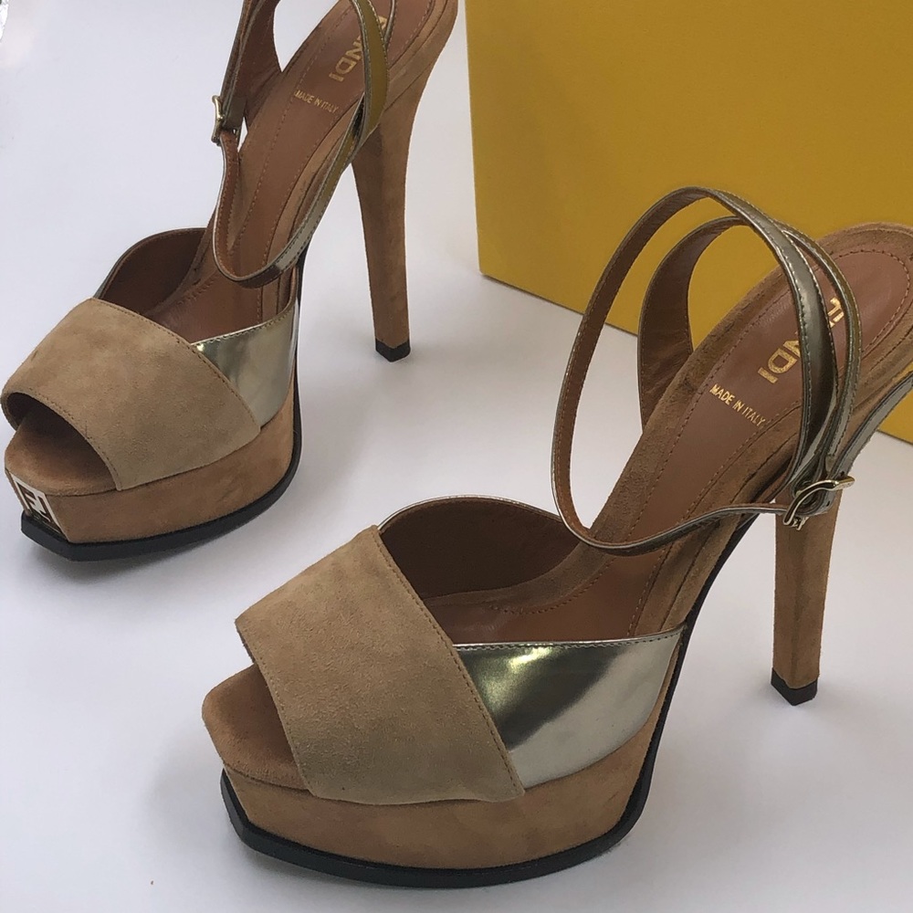 💯AUTH FENDI SUEDE HEELS PLATFORM 7 37 in BOX EUC - Picture 2 of 12